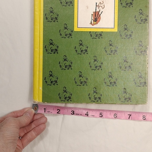 Vintage 1965 Walt Disney stories book - Picture 9 of 12